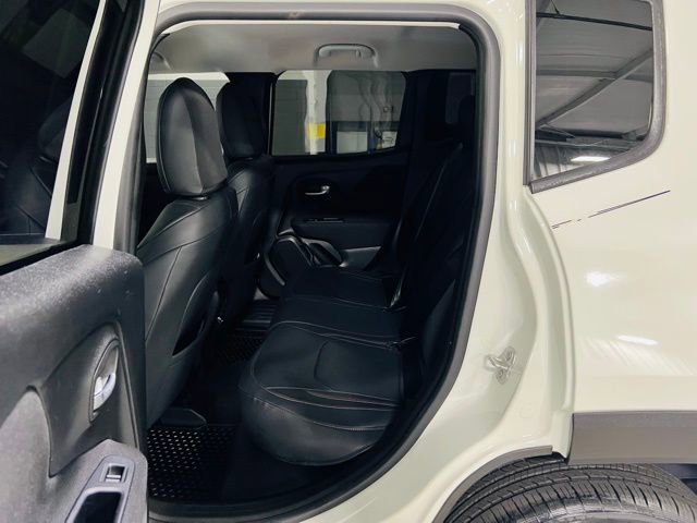 Used 2019 Jeep Renegade Latitude w/ Cold Weather Group image 23