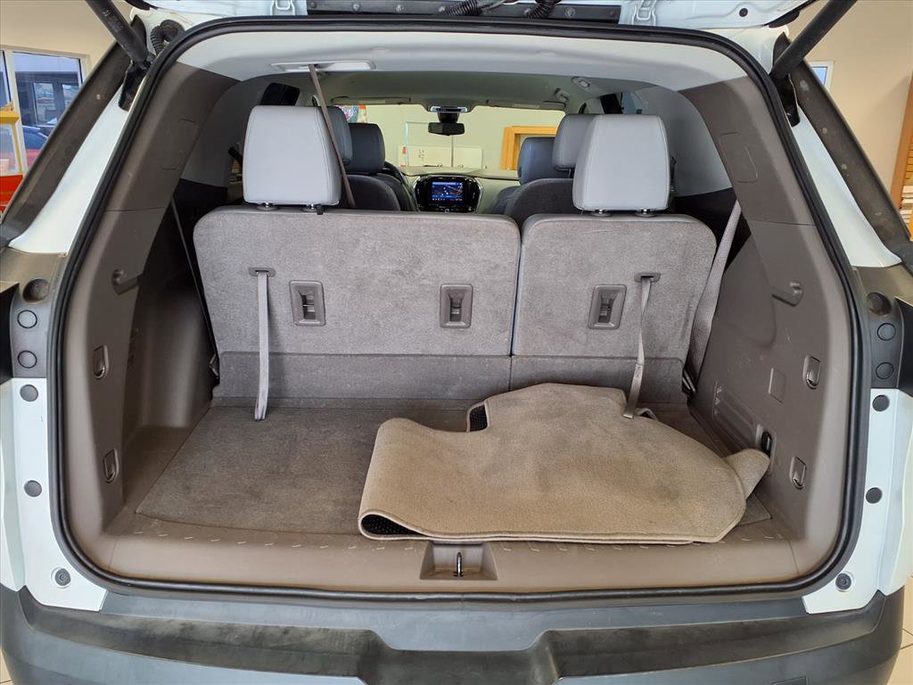 Used 2021 Chevrolet Traverse LT w/ LT Premium Package image 18