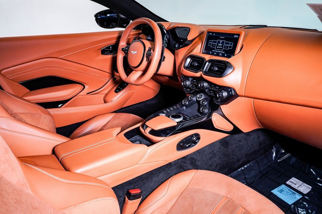 Used 2023 Aston Martin V8 Vantage Coupe image 14