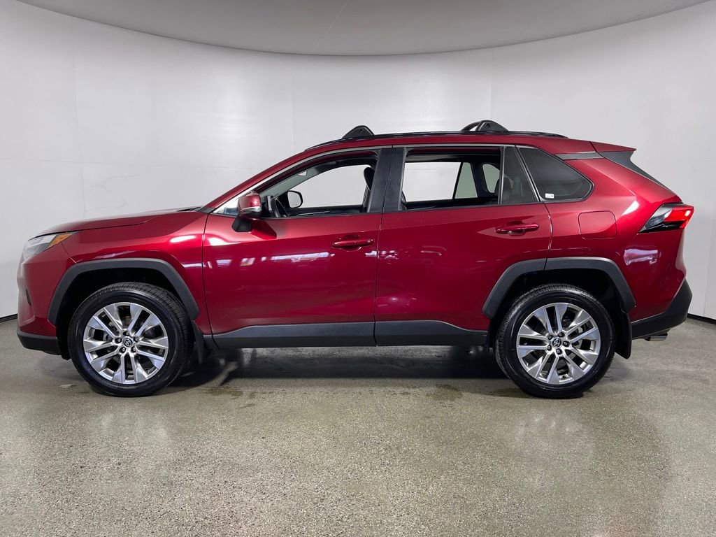 Used 2023 Toyota RAV4 XLE Premium image 6