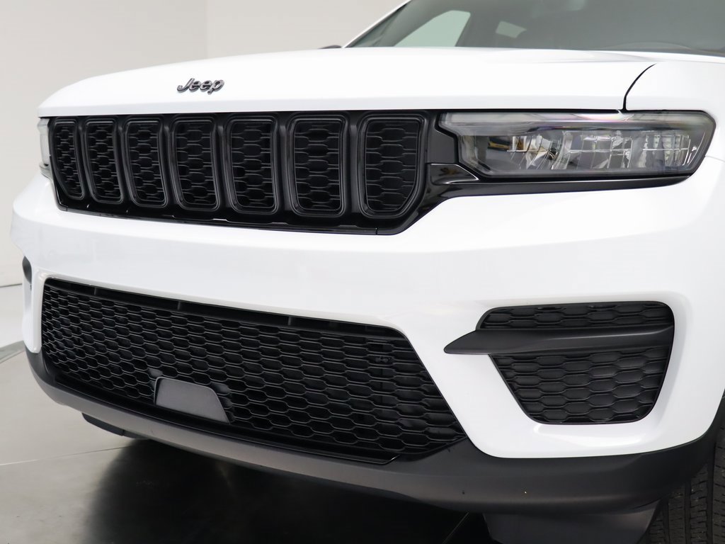 Used 2022 Jeep Grand Cherokee Altitude image 10