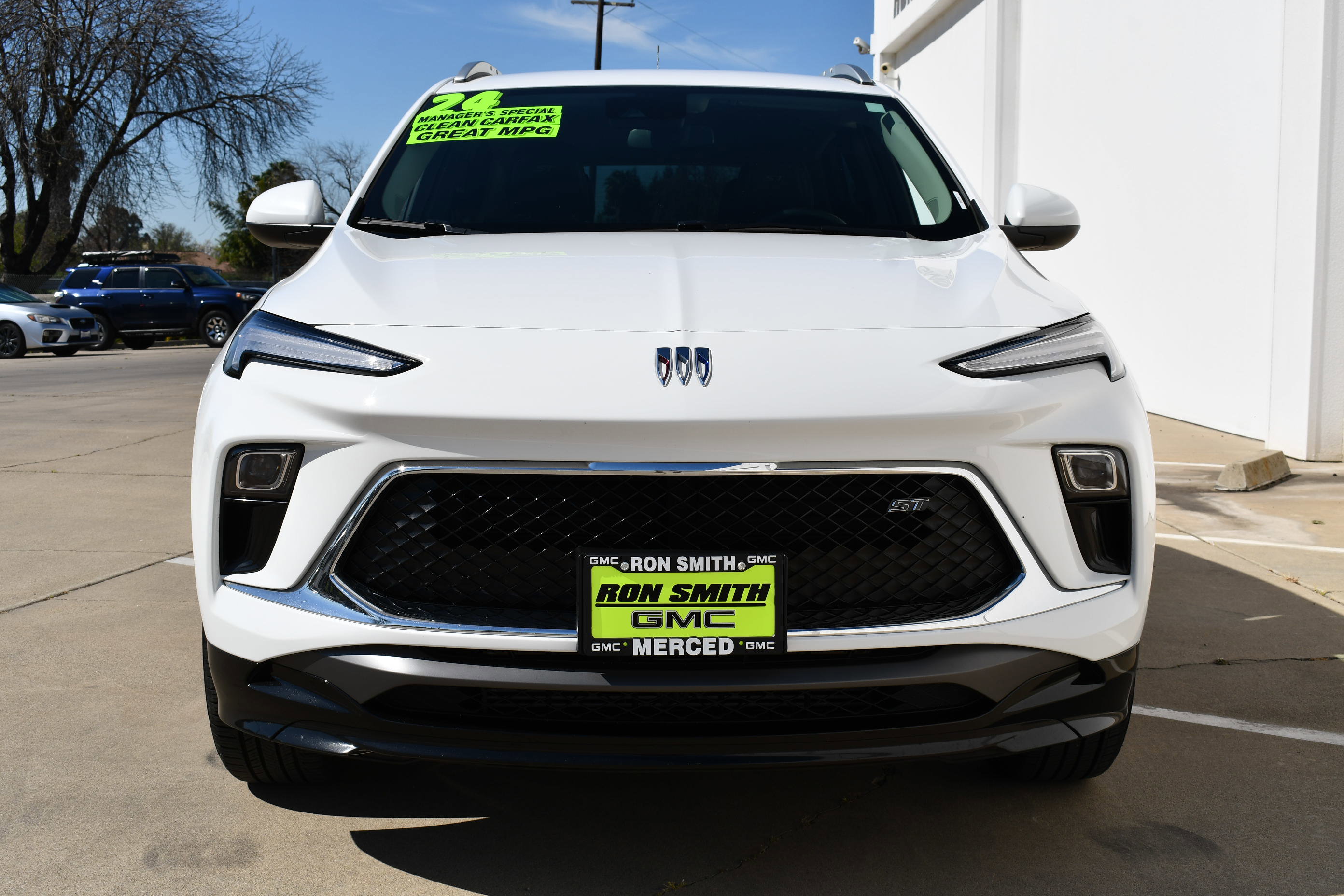 Used 2024 Buick Encore GX Sport Touring image 3