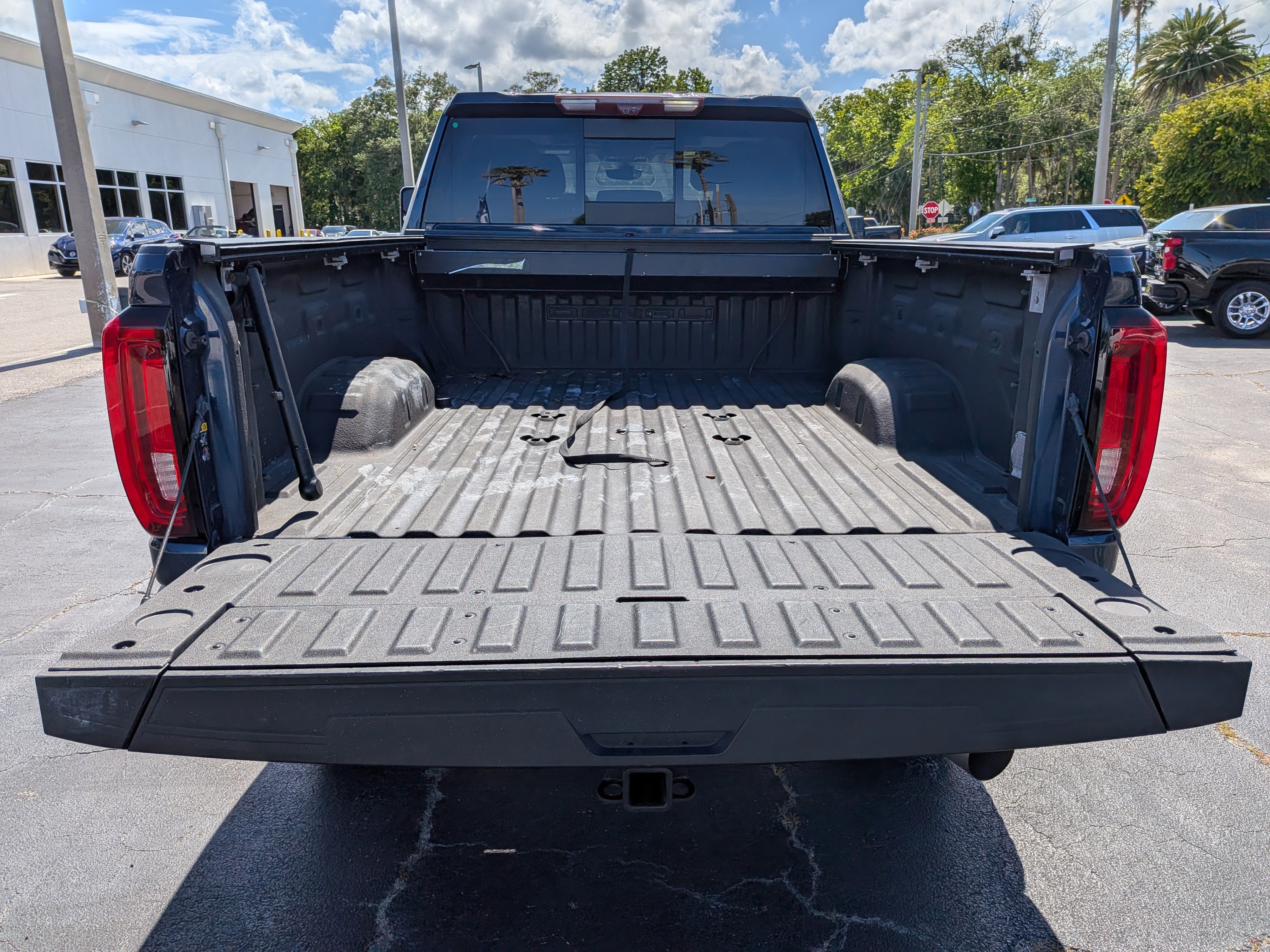 Certified 2020 GMC Sierra 2500 Denali w/ Denali Ultimate Package AWD/4WD image 18