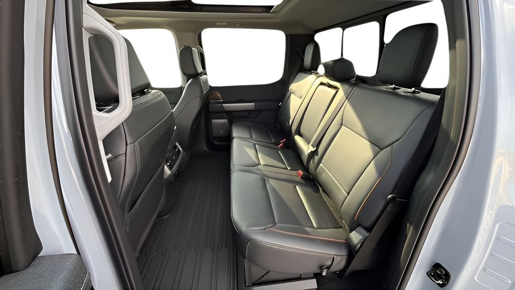 New 2026 Ford F350 Lariat w/ Black Appearance Package AWD/4WD image 20