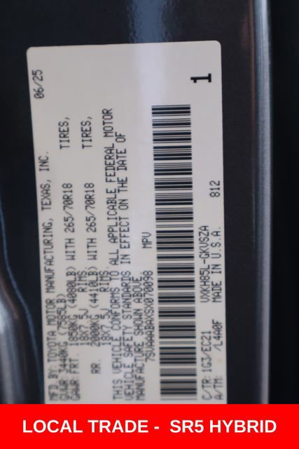 Used 2025 Toyota Sequoia SR5 w/ SR5 Premium Package AWD/4WD image 30