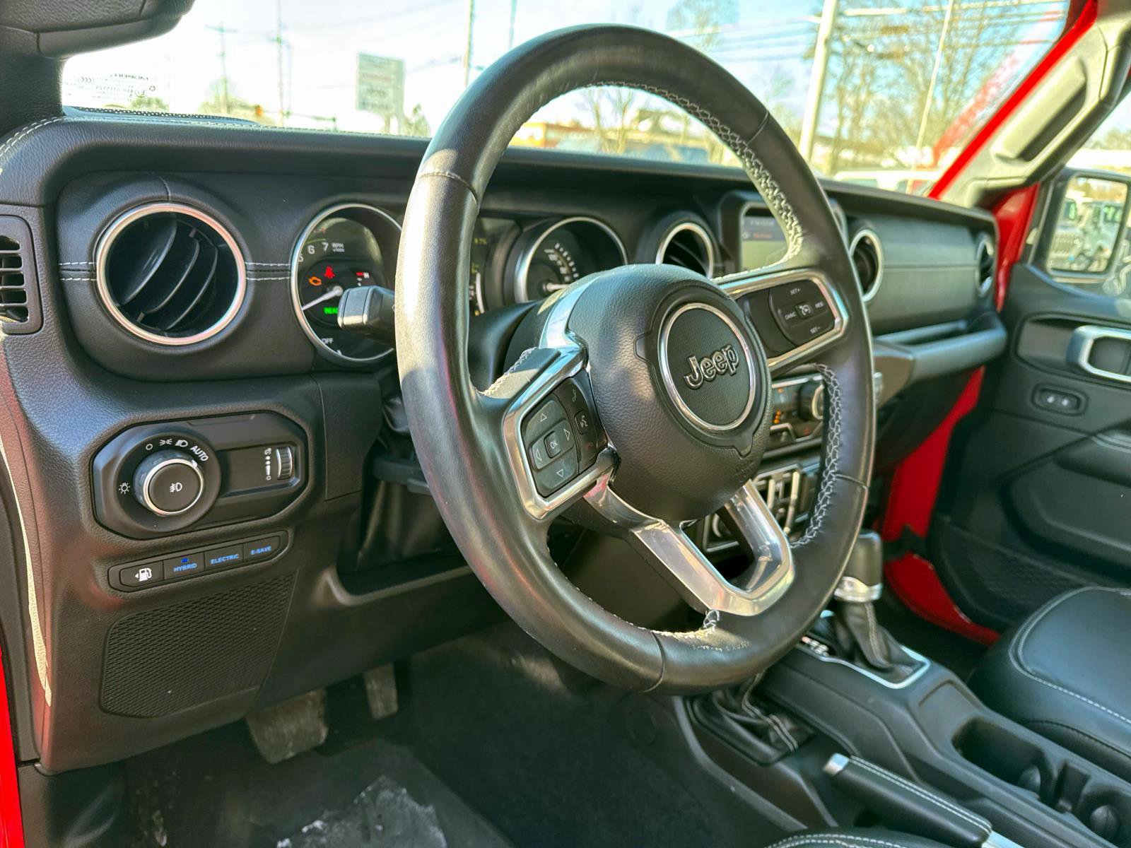 Used 2023 Jeep Wrangler Unlimited Sahara w/ Cold Weather Group image 11