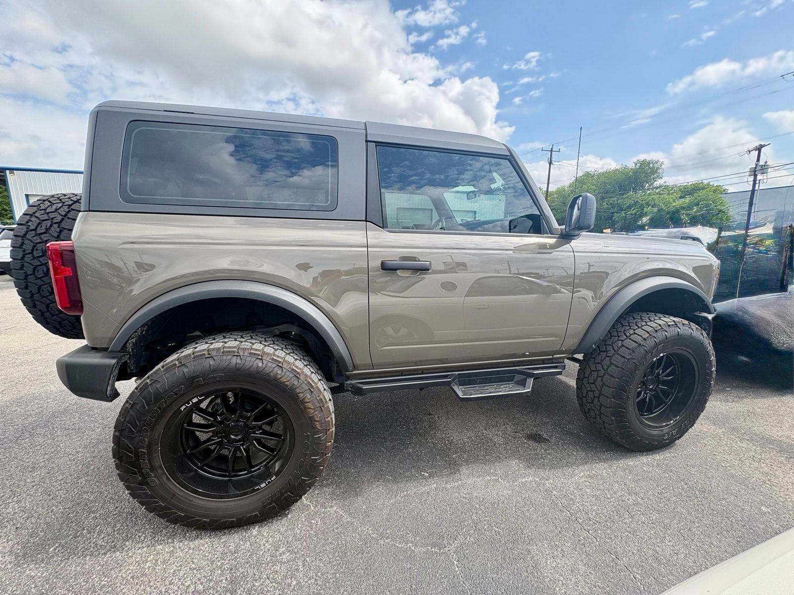 Used 2025 Ford Bronco 2-Door AWD/4WD image 2