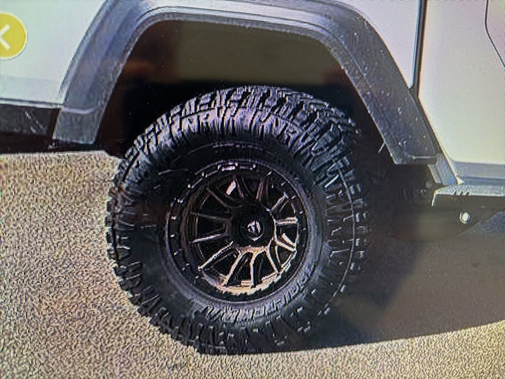 Used 2025 Jeep Gladiator Sport image 22