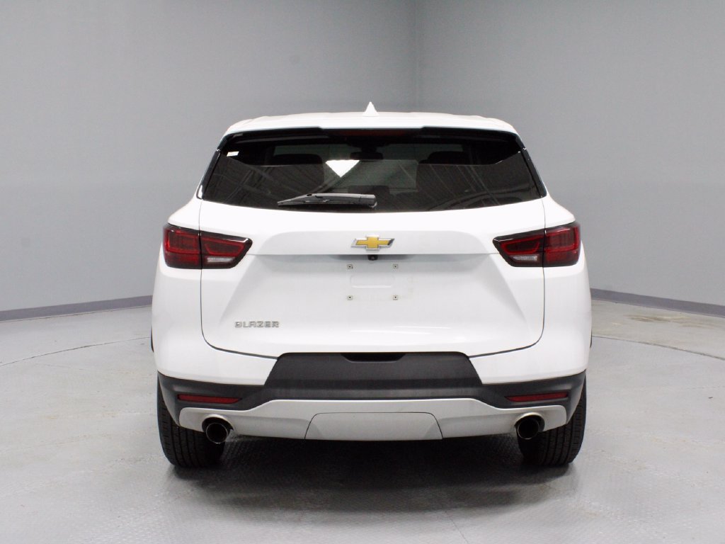 Used 2025 Chevrolet Blazer LT FWD image 9