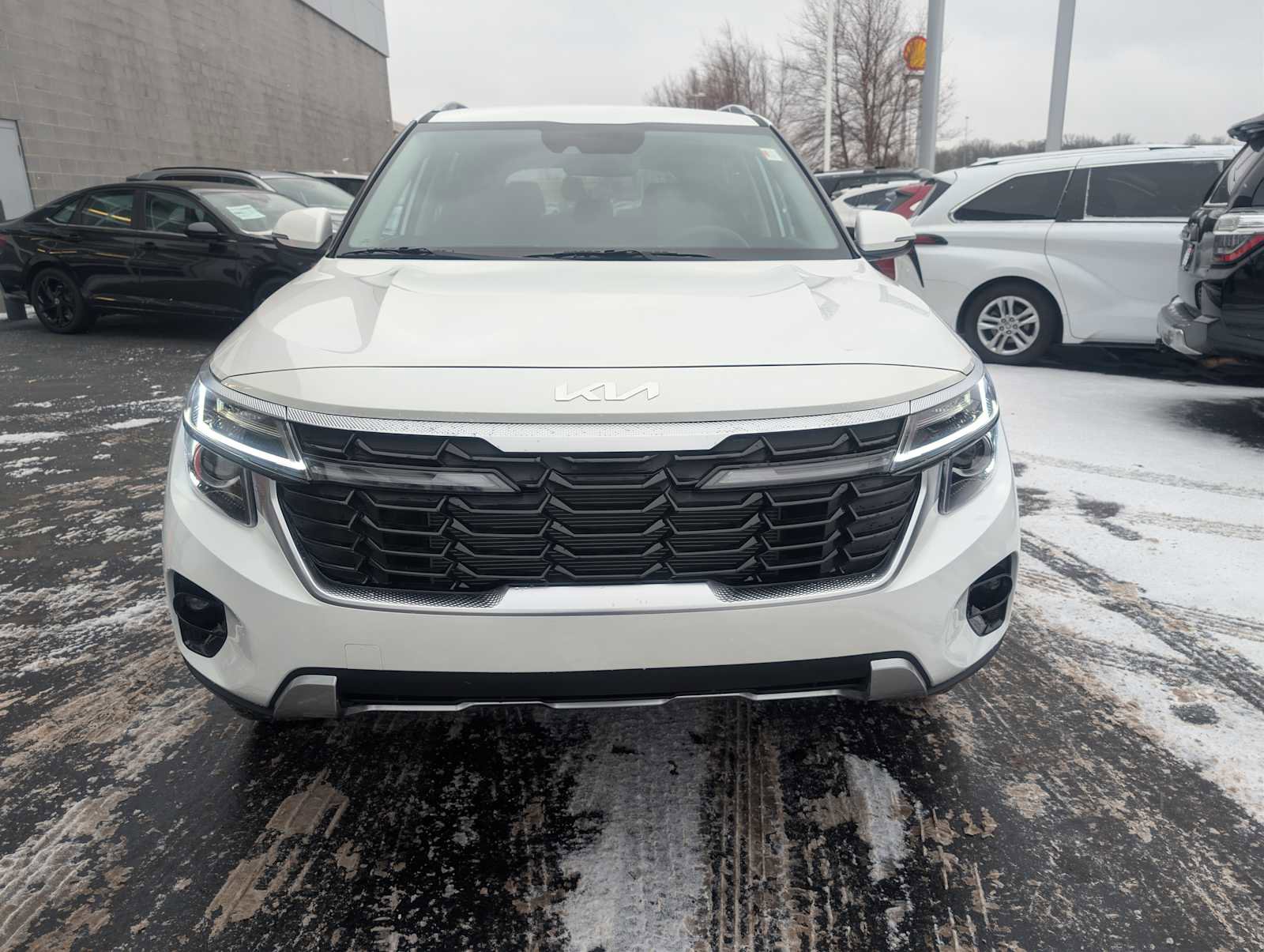 Used 2025 Kia Seltos S image 2