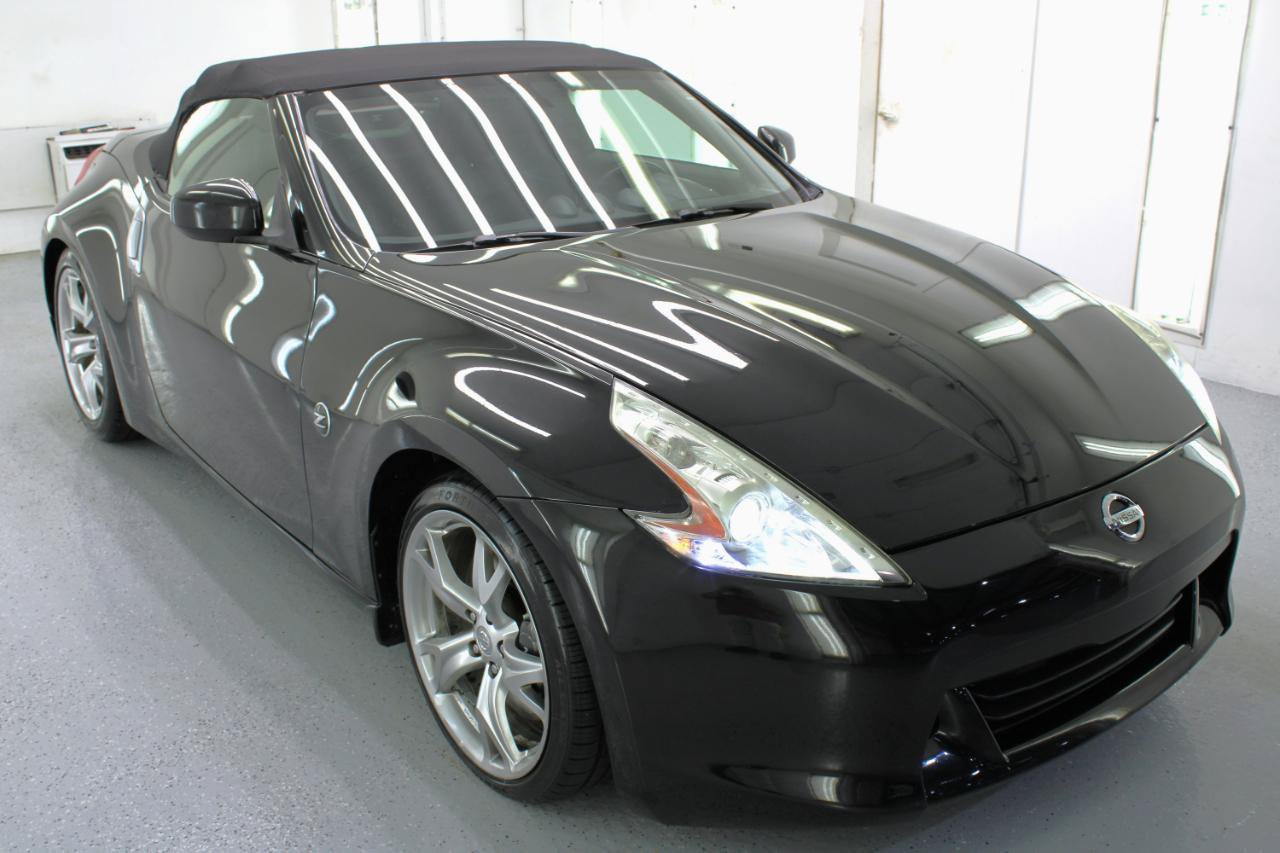 Used 2010 Nissan 370Z Touring w/ Sport Pkg RWD image 34