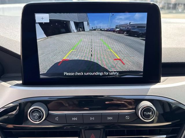 Used 2022 Ford Escape SE w/ SE Sport Appearance Package image 29