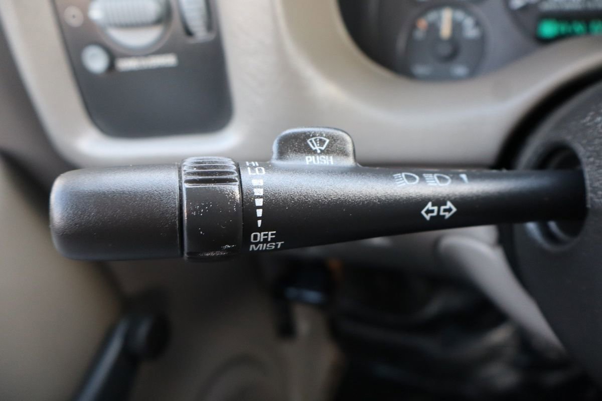 Used 2000 GMC Sonoma SL w/ Cold-Climate Pkg image 22