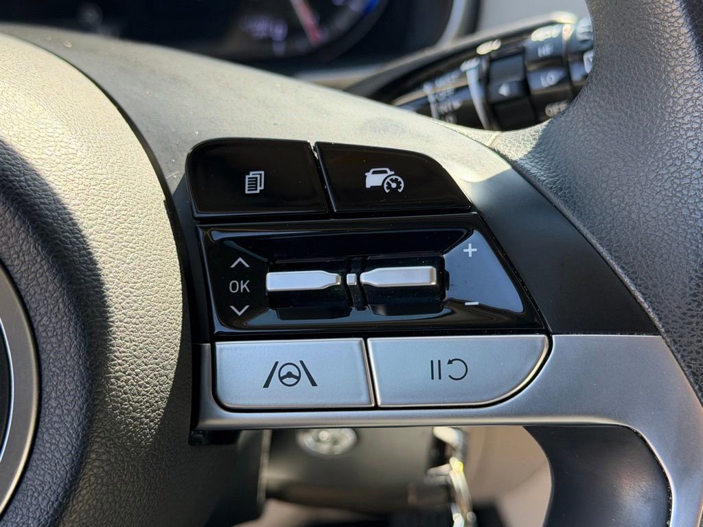 Used 2022 Hyundai Tucson SE AWD/4WD image 16