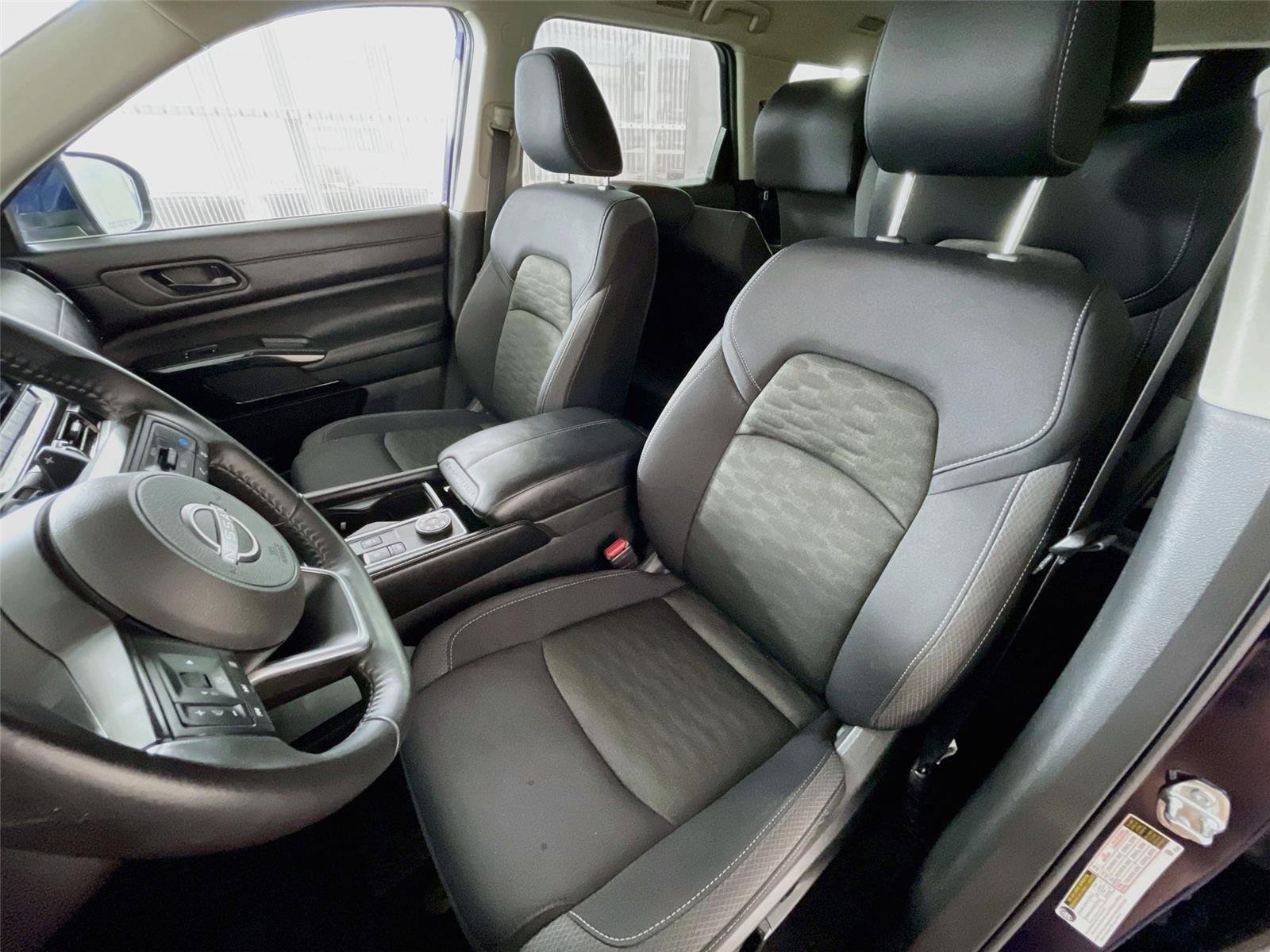 Used 2025 Nissan Pathfinder SV AWD/4WD image 23
