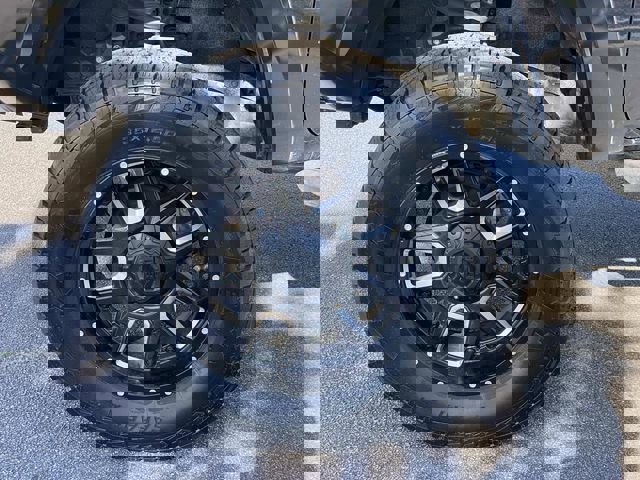 Used 2017 Toyota Tacoma TRD Sport w/ Tow Package (A/T) image 11