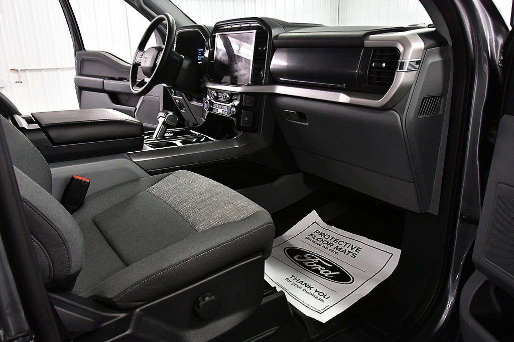 Used 2023 Ford F150 Lightning XLT image 32