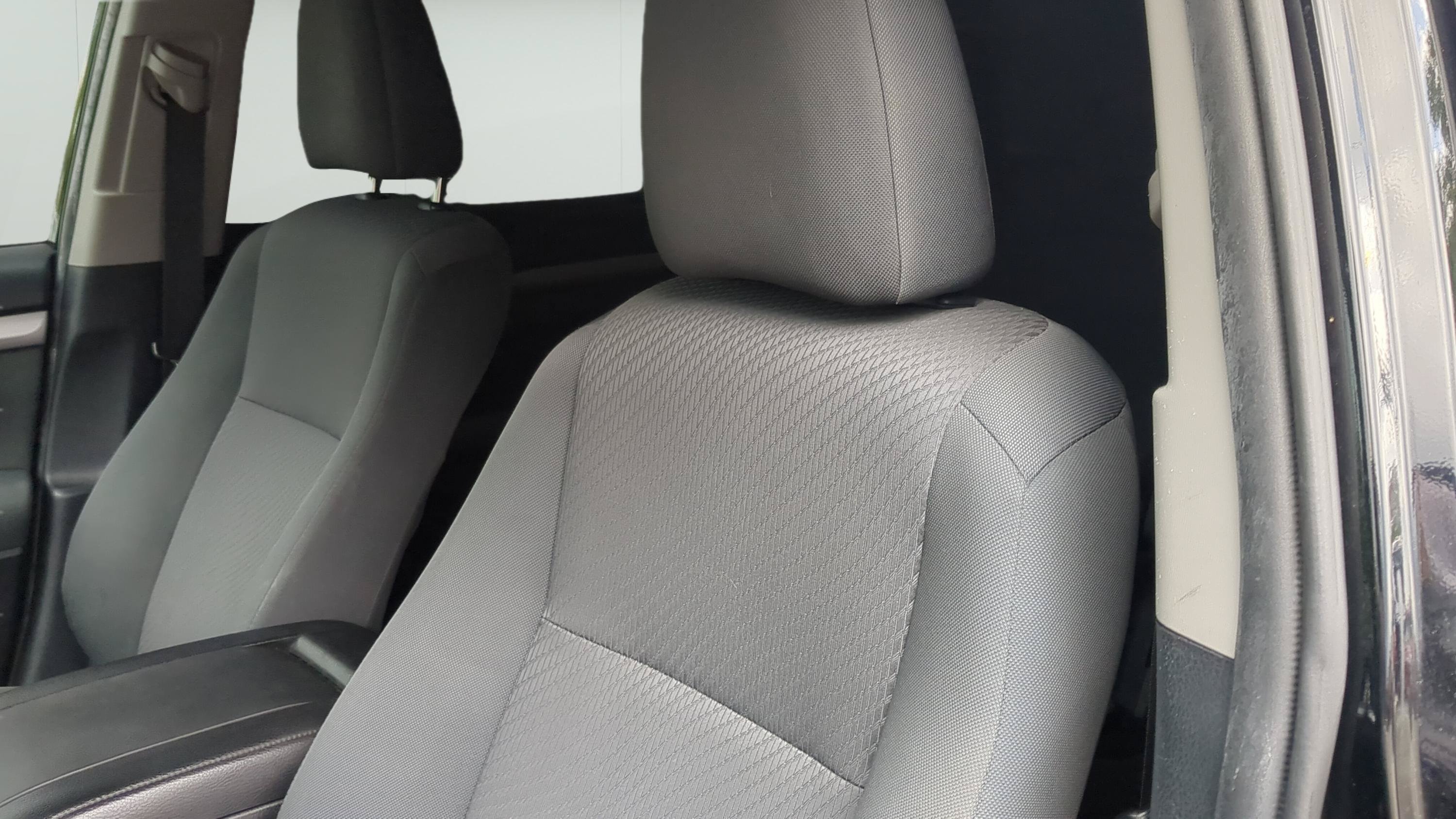 Used 2019 Toyota Highlander LE FWD image 9