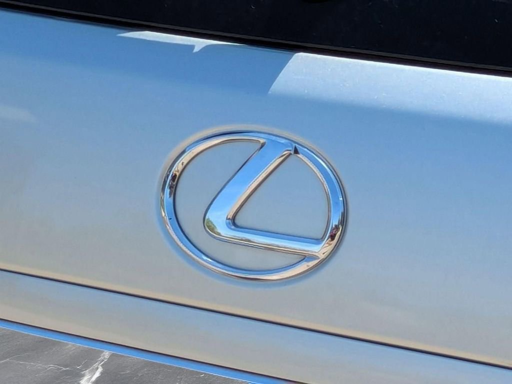 Used 2005 Lexus RX 330 AWD image 9