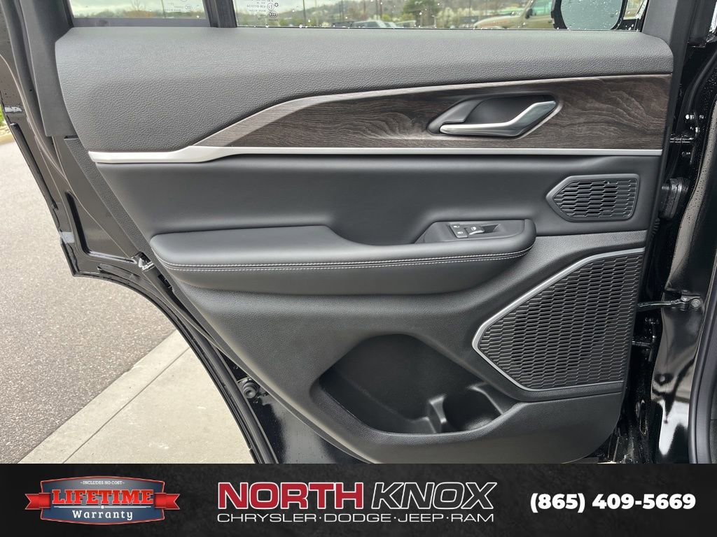 New 2026 Jeep Grand Cherokee Limited image 16