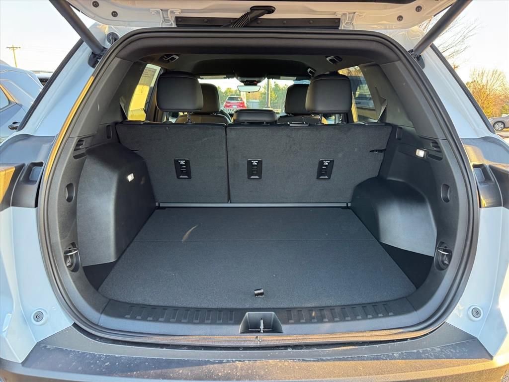 New 2026 Chevrolet Equinox ACTIV w/ Convenience Package III image 7