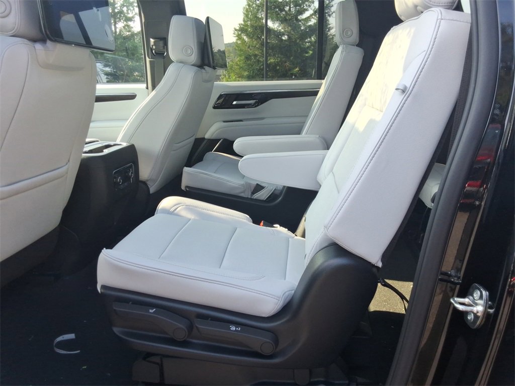 New 2026 Chevrolet Suburban Premier image 19