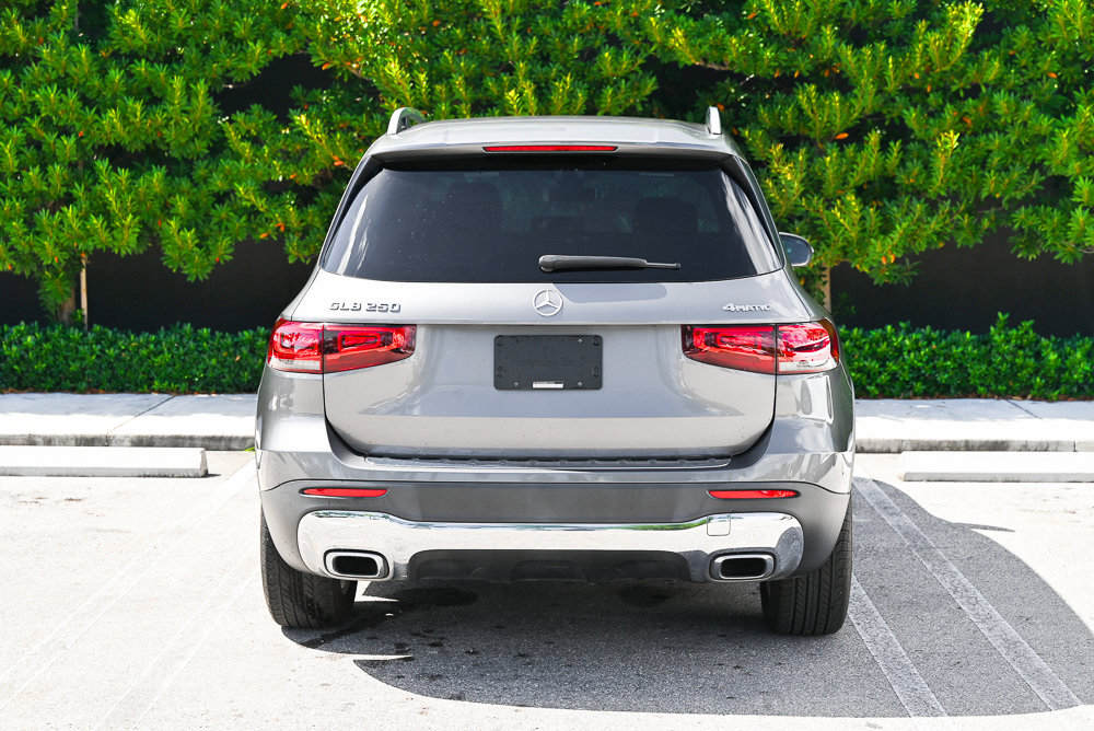Used 2021 Mercedes-Benz GLB 250 4MATIC w/ Premium Package image 3