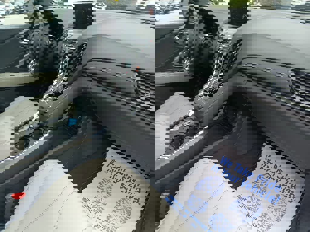 Used 2025 Acura RDX SH-AWD image 25