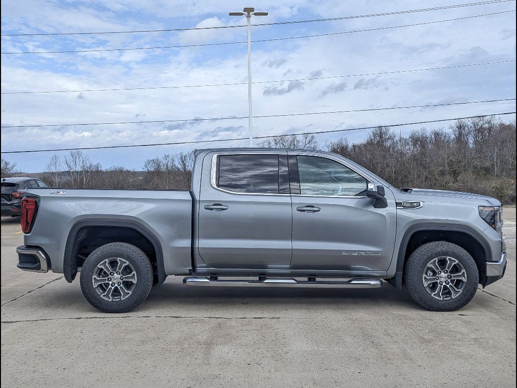 New 2026 GMC Sierra 1500 SLE image 6