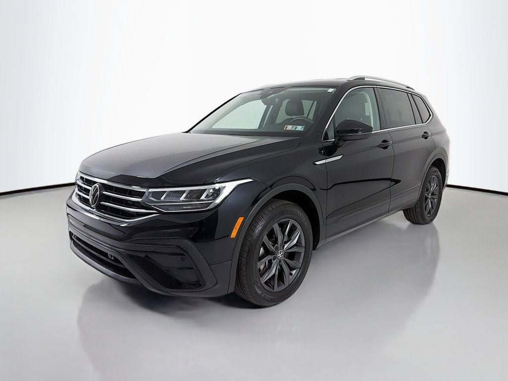 Used 2023 Volkswagen Tiguan SE FWD image 3
