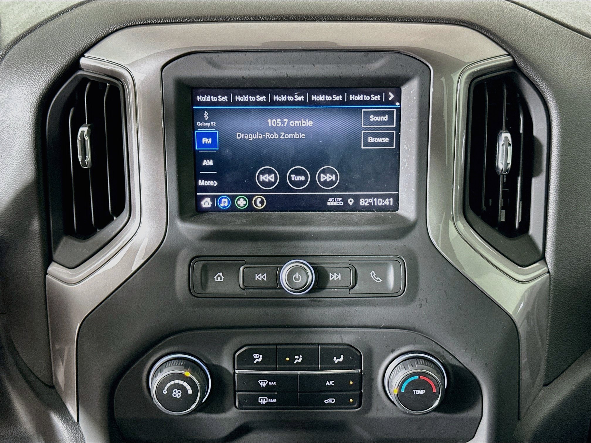 Used 2020 Chevrolet Silverado 1500 Custom w/ Custom Value Package AWD/4WD image 19