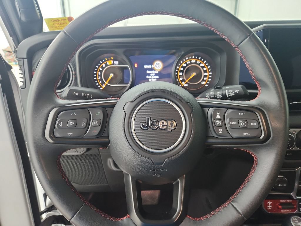Used 2025 Jeep Wrangler Unlimited Rubicon AWD/4WD image 25