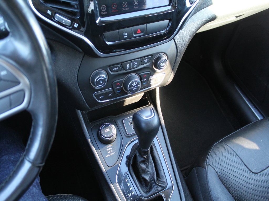 Used 2020 Jeep Cherokee Limited image 15