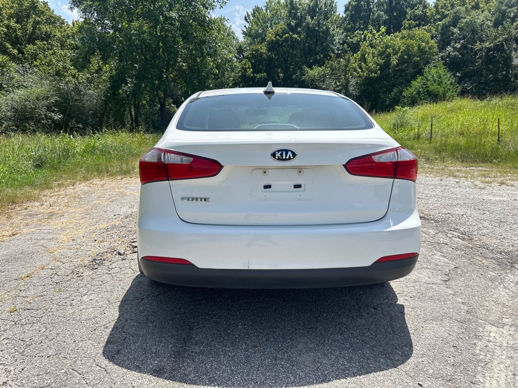 Used 2016 Kia Forte LX FWD image 4