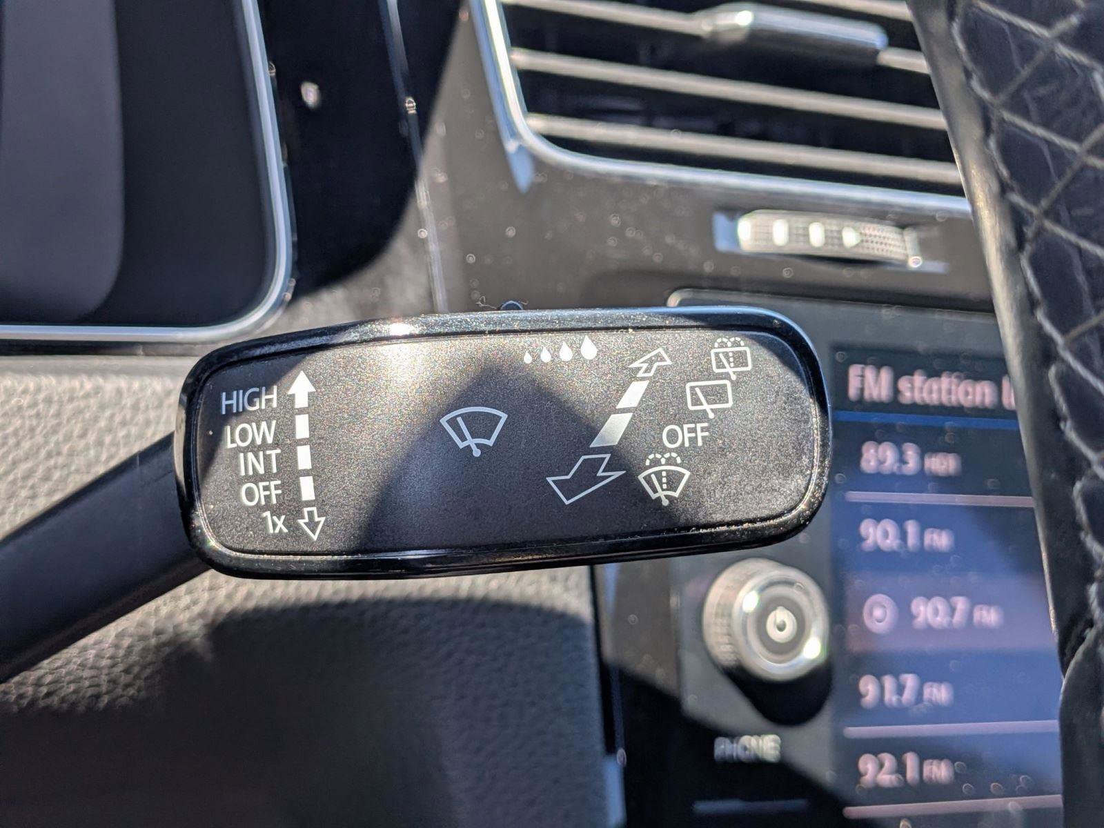 Used 2018 Volkswagen Golf R 4-Door AWD/4WD image 27