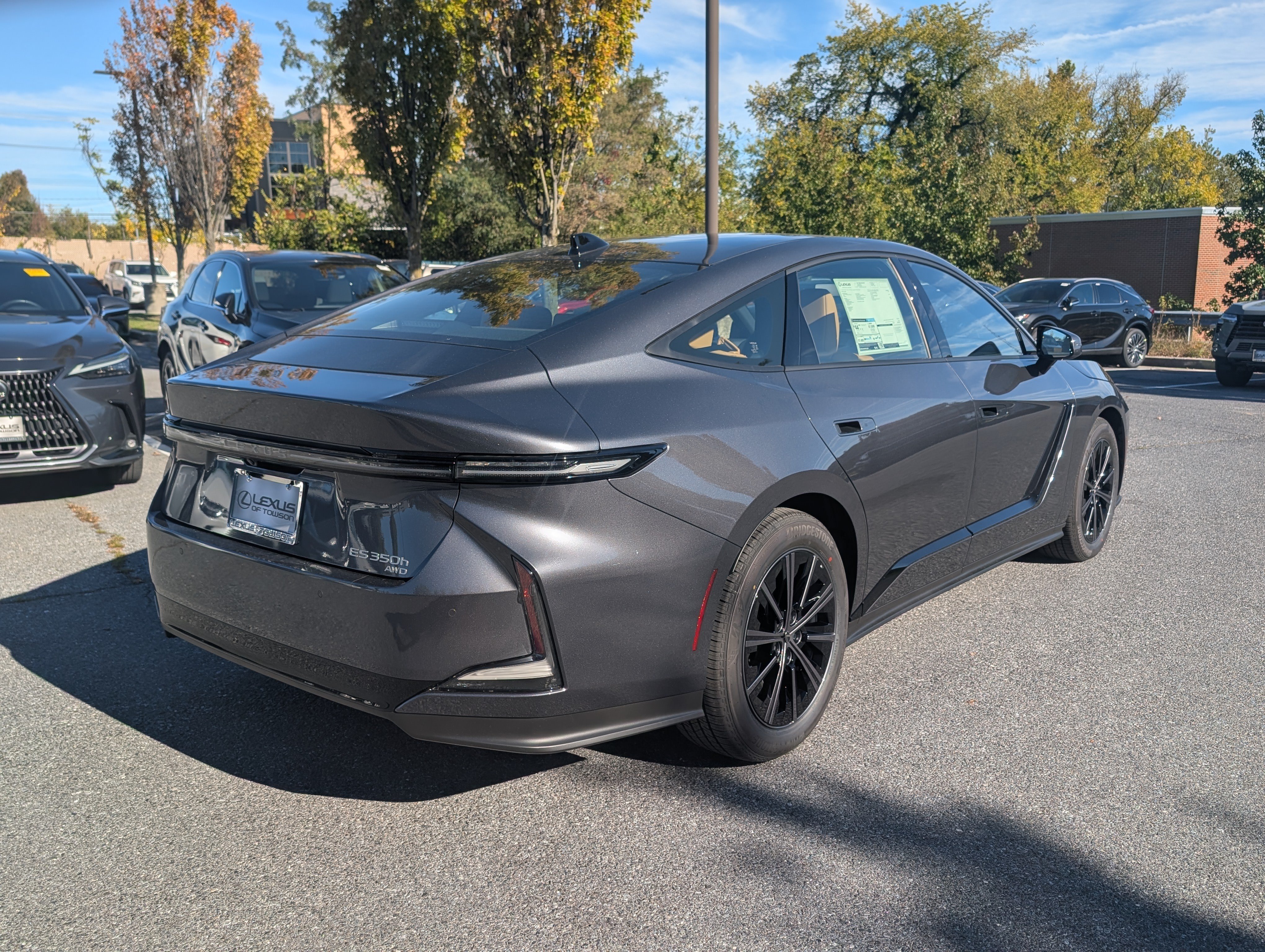 New 2026 Lexus ES 350h AWD w/ Convenience Package image 2