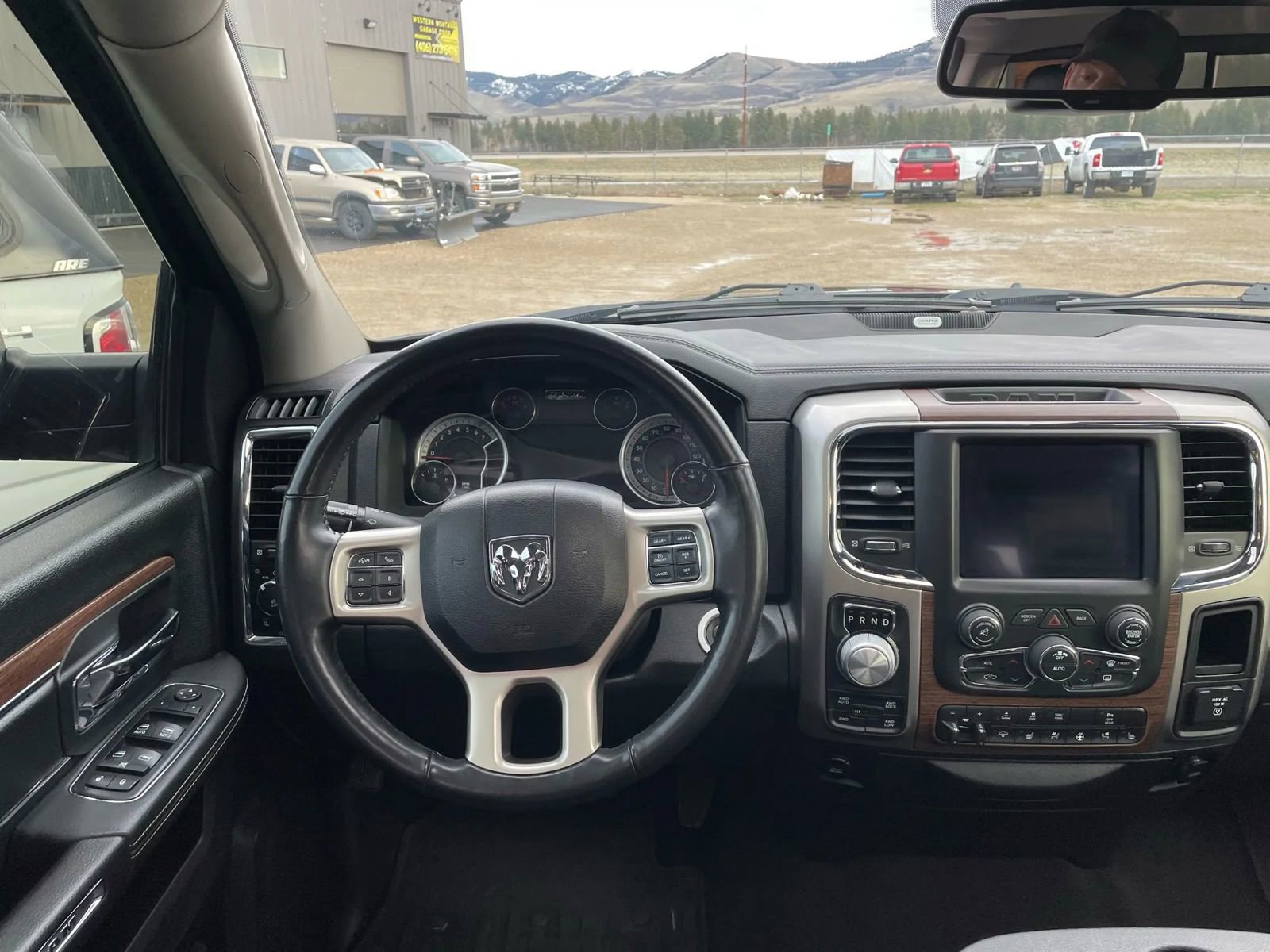 Used 2018 RAM 1500 Laramie image 9