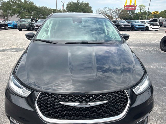 Used 2024 Chrysler Pacifica Touring-L FWD image 15