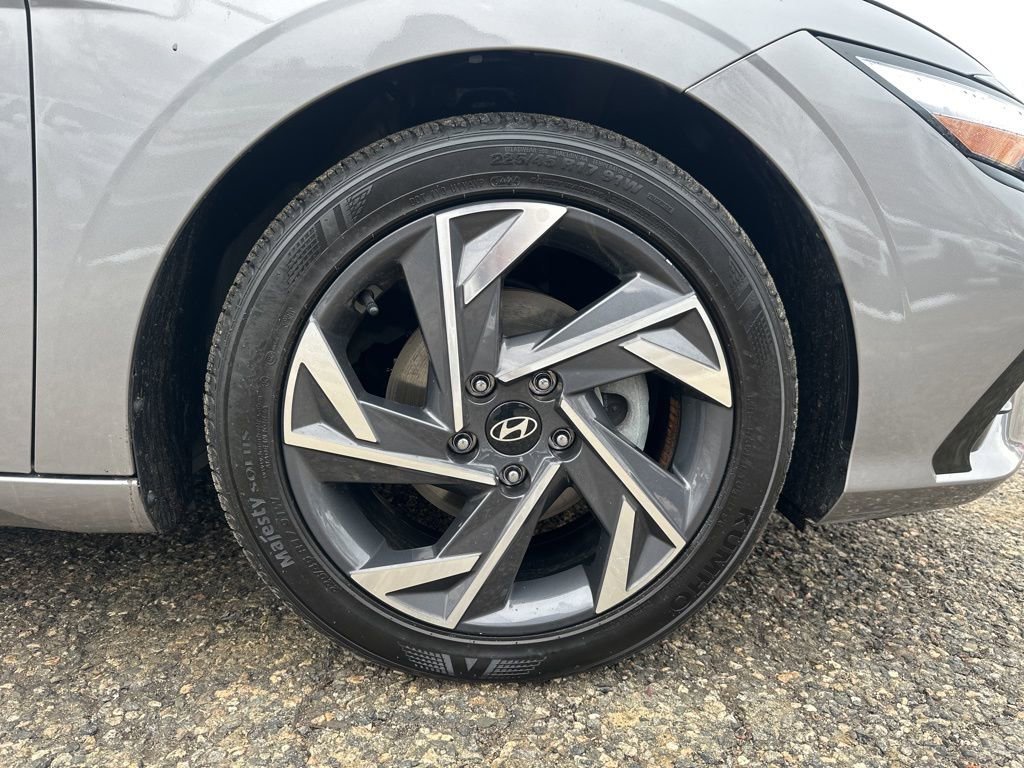Certified 2025 Hyundai Elantra SEL FWD image 25