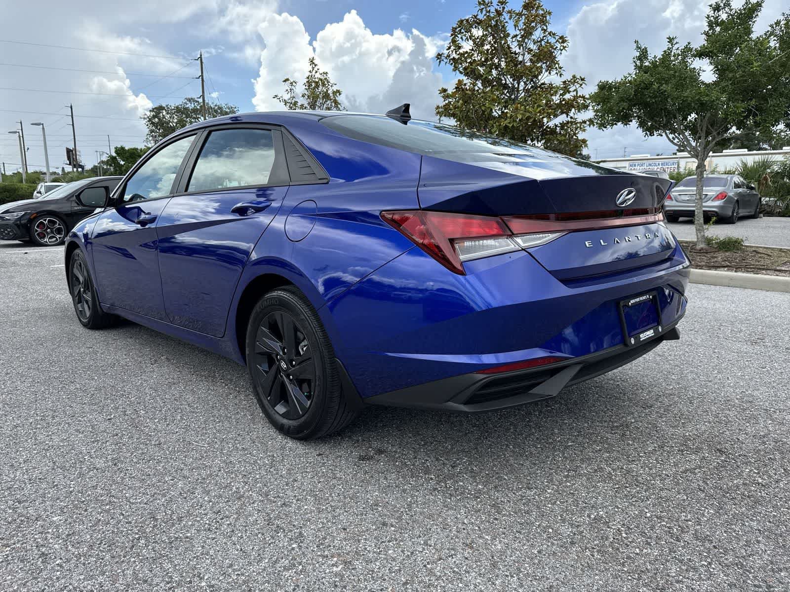 Used 2023 Hyundai Elantra SEL FWD image 12
