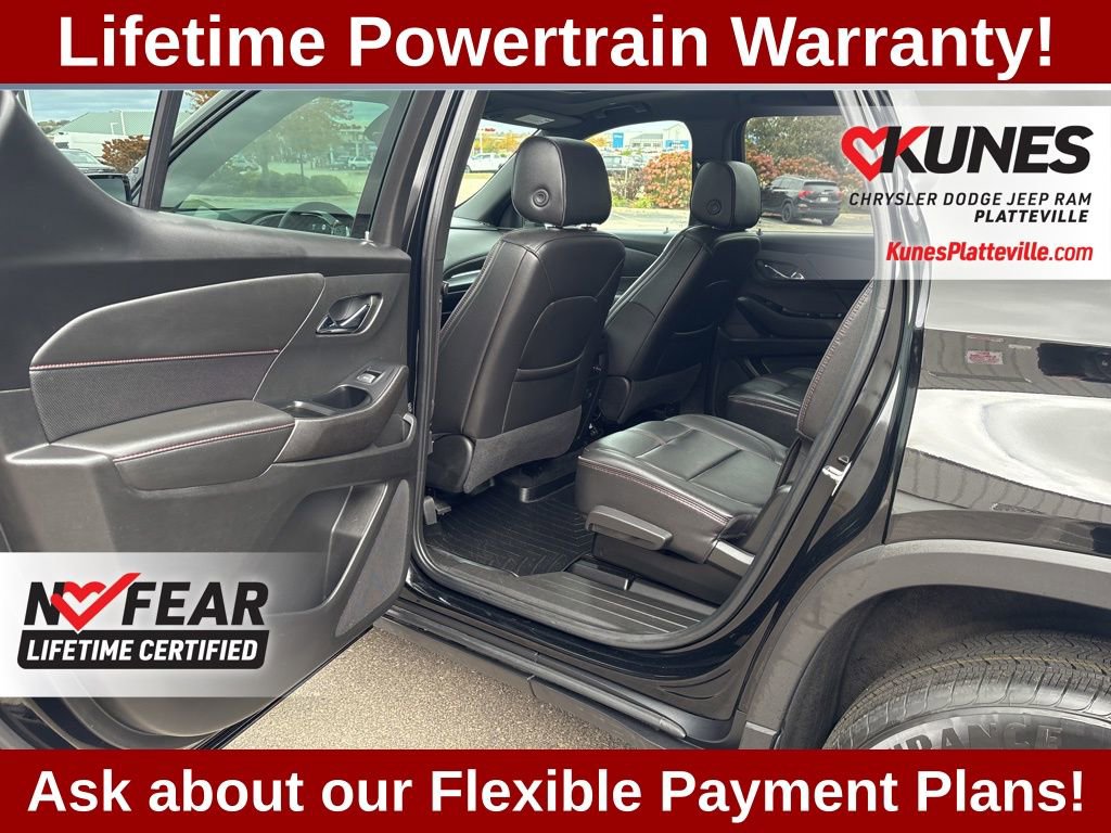 Used 2023 Chevrolet Traverse RS image 16