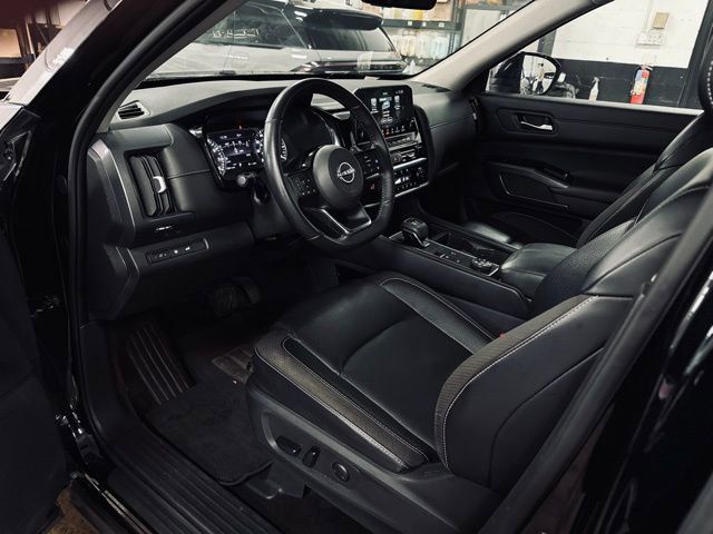 Used 2023 Nissan Pathfinder SL image 18