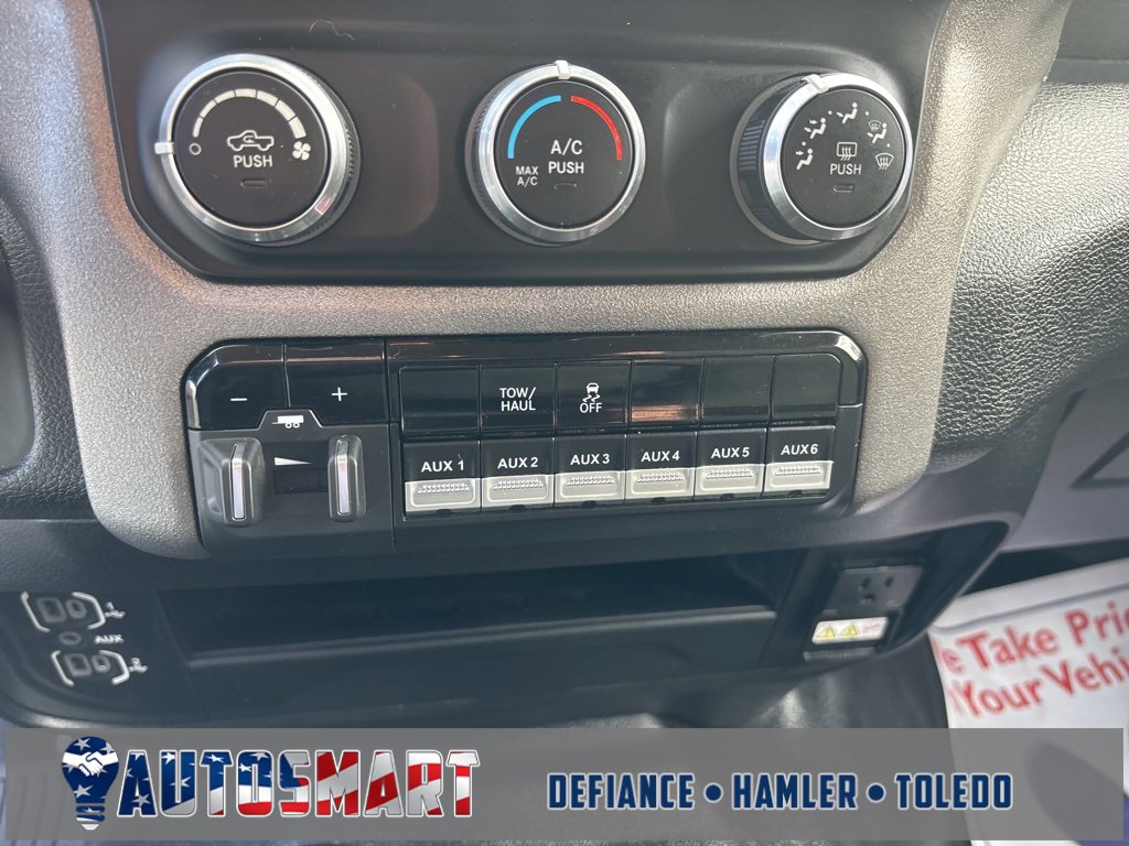 Used 2020 RAM 3500 Tradesman w/ Chrome Appearance Group image 39