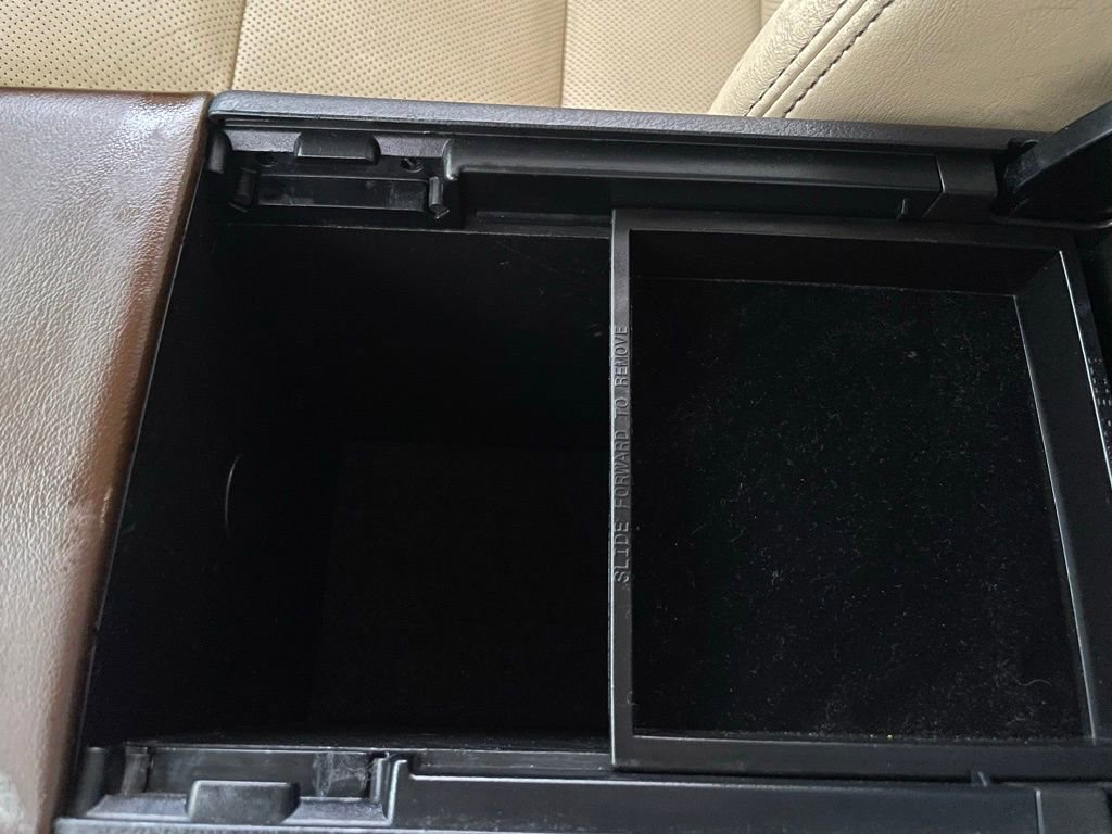 Used 2016 Toyota Avalon Limited image 41