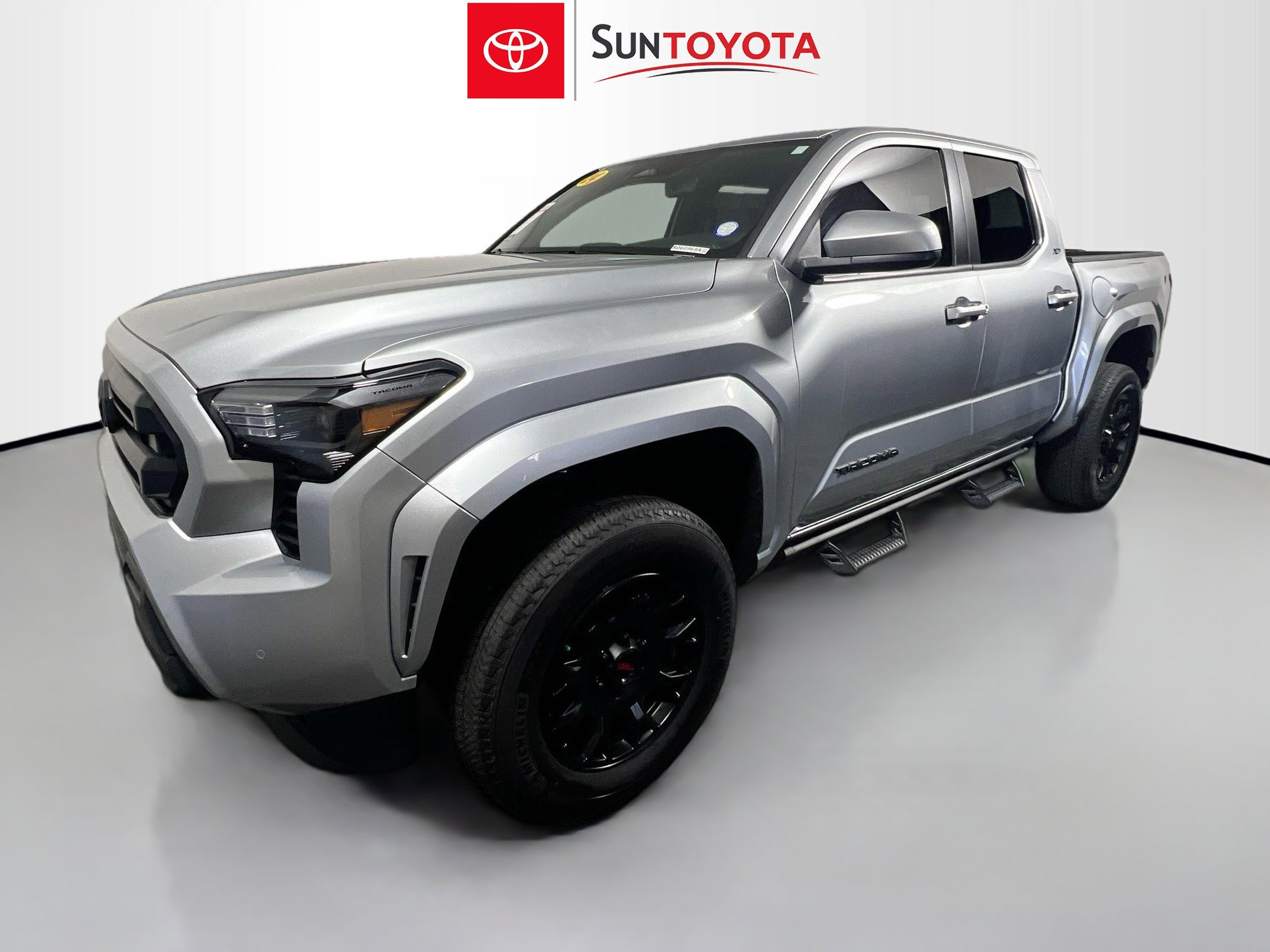 Used 2024 Toyota Tacoma SR5 AWD/4WD image 9