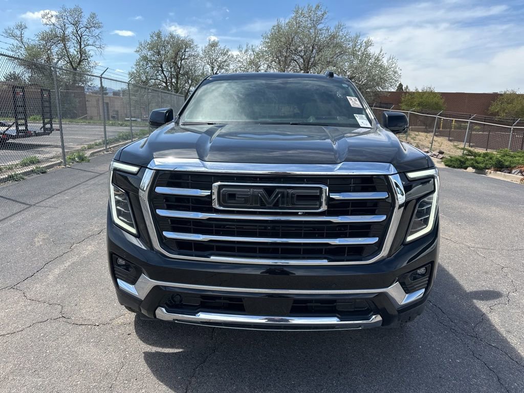 Used 2025 GMC Yukon XL Elevation w/ Elevation Premium Package AWD/4WD image 2