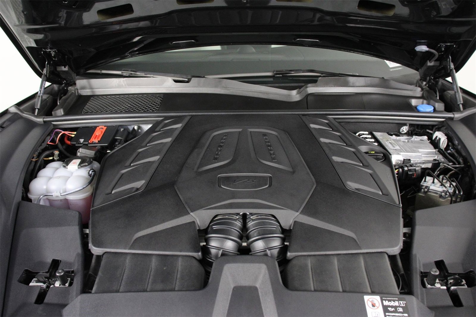 Used 2025 Porsche Cayenne S image 26