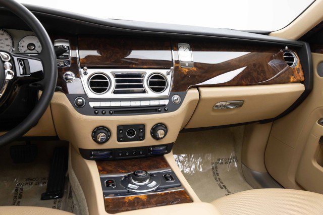 Used 2010 Rolls-Royce Ghost image 14