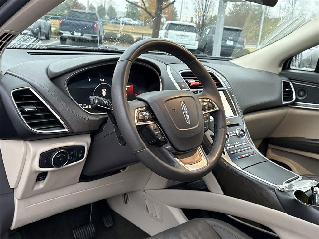 Used 2019 Lincoln Nautilus Reserve image 10