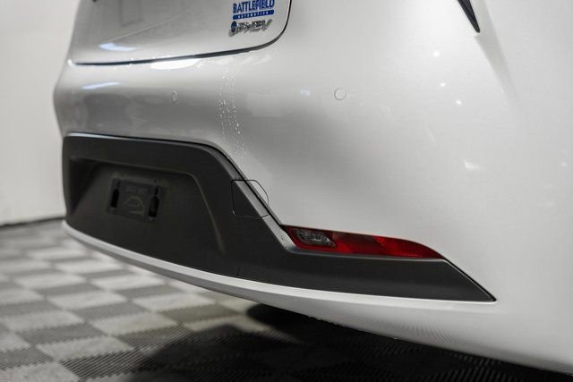 New 2026 Toyota Prius Plug-In Hybrid FWD image 7